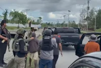 Satgas Operasi Damai Cartenz bersama Polres Yahukimo mengungkap perkembangan kasus pembunuhan Bripka Fredy Lukas Awes. (Posnews/Ist)
