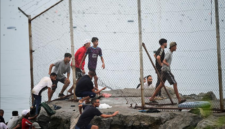 Krisis imigrasi terbesar Afrika-Eropa. Spanyol berhasil memulangkan puluhan ribu migran dari Ceuta di tengah ketegangan diplomatik Uni Eropa. Dok: Istimewa.