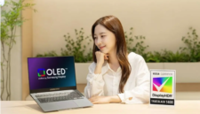 Langkah taktis raksasa teknologi. Apple menunjuk Samsung Display sebagai pemasok tunggal panel OLED touchscreen untuk MacBook OLED dan iPhone Ultra. Dok: Istimewa.