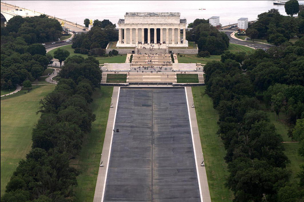 Donald Trump mengecam keputusan Jaksa Jeanine Pirro yang menghentikan penuntutan terkait kerusakan kolam Lincoln Memorial. Dok: Istimewa.