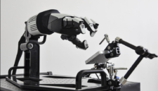 Honda Motor meluncurkan teknologi tangan robotik empat jari berpresisi tinggi untuk membantu otomatisasi pabrik dan mengatasi kelangkaan tenaga kerja. Dok: Istimewa.