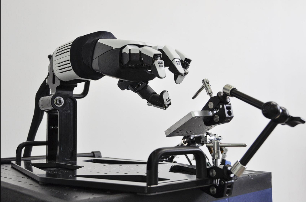 Honda Motor meluncurkan teknologi tangan robotik empat jari berpresisi tinggi untuk membantu otomatisasi pabrik dan mengatasi kelangkaan tenaga kerja. Dok: Istimewa.