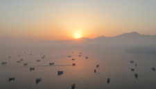 Draf kesepakatan Iran dan Oman memberi Teheran kendali atas navigasi kapal di Selat Hormuz untuk mengakhiri perang lima bulan. Dok: Istimewa.