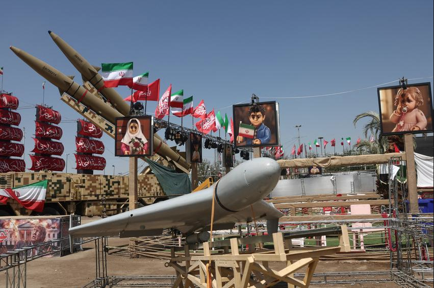 Iran menegaskan Selat Hormuz akan tetap tertutup selama Amerika Serikat belum mengubah sikap dan memenuhi syaratnya. Dok: Istimewa.