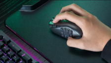 Razer merilis Naga V3 Pro, mouse gaming dengan 23 tombol yang dapat diprogram, sensor 50.000 DPI. Dok: Istimewa.