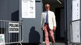 emimpin Reform UK Nigel Farage berhasil merebut kembali kursi parlemennya lewat pemilu yang ia picu sendiri. Dok: Istimewa.