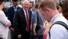 Lebih dari 110.000 warga Kanada menandatangani petisi menuntut pencopotan Duta Besar AS Pete Hoekstra. Dok: Istimewa.