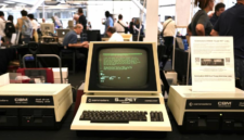 Komunitas kolektor komputer vintage terus berkembang di berbagai negara, melestarikan mesin-mesin klasik seperti Atari, Commodore, dan IBM. Dok: Istimewa.