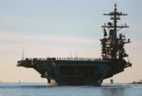 Komandan militer AS di Timur Tengah memuji kepemimpinan awak USS Lincoln, sementara utusan AS Jared Kushner menggelar pertemuan langka. Dok: Istimewa.