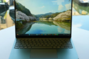 Microsoft resmi meluncurkan Surface Laptop 8 berbasis ARM dengan peningkat daya tahan baterai, namun mematok harga lebih mahal akibat kenaikan biaya komponen memori. Dok: Istimewa.