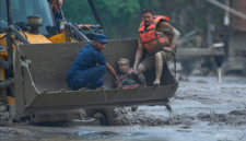 Banjir bandang masif melanda wilayah perbatasan Nepal dan China pada Rabu, menewaskan sedikitnya 160 orang dan menyebabkan ratusan turis serta pekerja hilang. Dok: Istimewa.