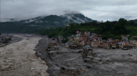 Banjir bandang akibat longsor gletser di perbatasan Nepal-China menewaskan 359 orang, dengan ribuan lainnya masih hilang dan ancaman banjir susulan.
