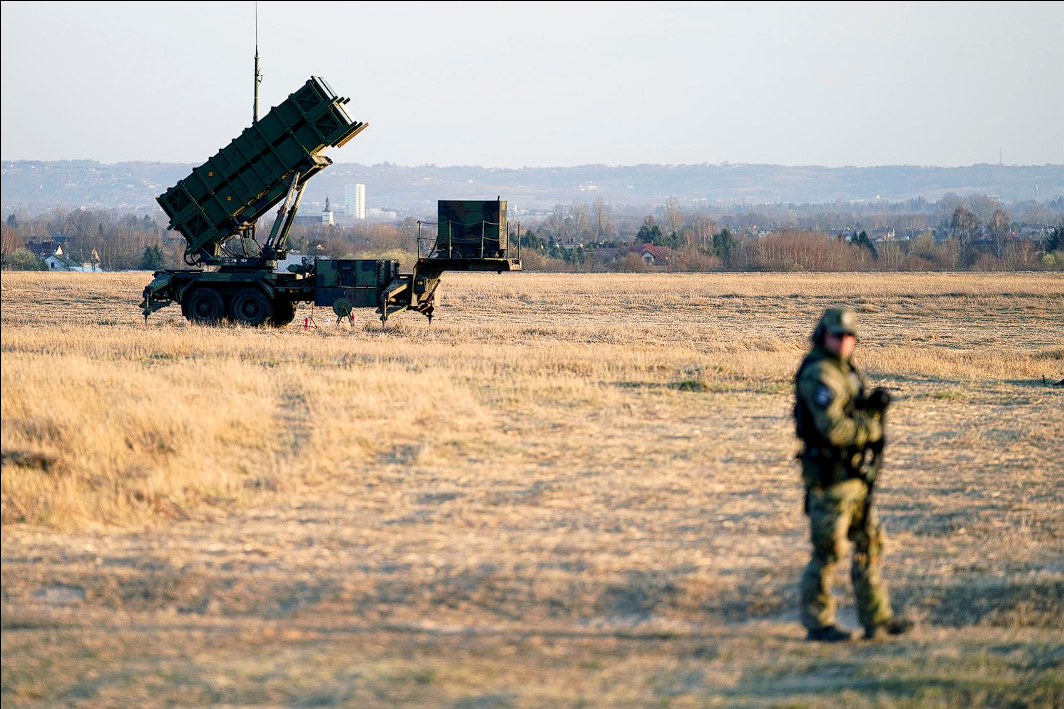 AS mengalami kekurangan rudal pencegat Patriot di Eropa akibat perang Iran, memicu kekhawatiran kerentanan NATO terhadap potensi serangan Rusia. Dok: Istimewa.