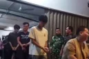 Tersangka kasus dugaan kasino Batam dibawa Bareskrim Polri untuk pemeriksaan lanjutan. (Posnews/Ist)
