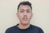 Petugas Polda Metro Jaya melakukan penyidikan kasus mutilasi di Pancoran Mas, Depok, setelah mengungkap temuan baru dari pemeriksaan ponsel tersangka Saepul alias Saepullah. (Posnews/Tim Resmob PMJ)