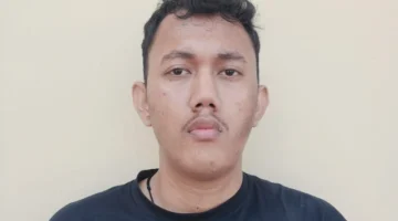 Petugas Polda Metro Jaya melakukan penyidikan kasus mutilasi di Pancoran Mas, Depok, setelah mengungkap temuan baru dari pemeriksaan ponsel tersangka Saepul alias Saepullah. (Posnews/Tim Resmob PMJ)