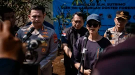 Tim forensik melakukan ekshumasi jasad Sutrimo di Desa Wlahar Kecamatan Wangon Kabupaten Banyumas. (Posnews/Humas PMJ)
