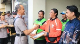 Upacara Hari Juang Polri 2026 Polres Metro Bekasi Kota dihadiri komunitas ojol, mahasiswa, relawan dan awak media. (Posnews/Polres Bekasi Kota)