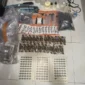 Polisi mengamankan barang bukti vape etomidate dan cartridge di kamar kos Jakarta Selatan. (Posnews/Bareskrim Polri)

