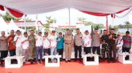Warga mengikuti Jamuan Rakyat HUT ke-81 Kemerdekaan RI di Jakarta International Stadium, Jakarta Utara. (Posnews/Ist)
