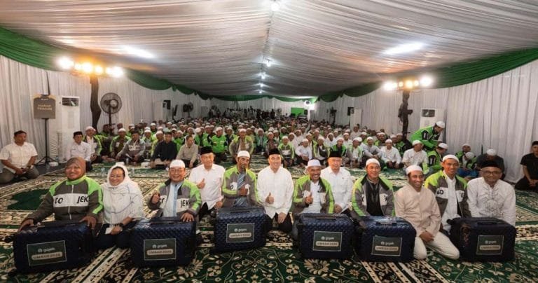 Doa bersama Mitra Driver Gojek jelang keberangkatan umrah. 