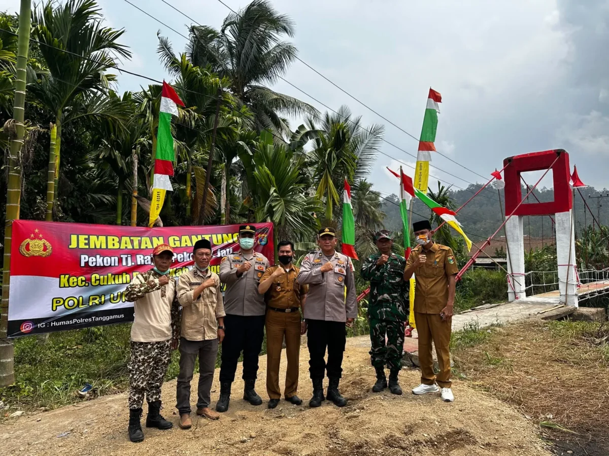 25 Tahun Menjadi Urat Nadi Warga, Jembatan Tanjung Raja Akhirnya Kembali Dibuka. (Posnews/Polres Tanggamus)
