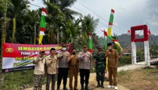 25 Tahun Menjadi Urat Nadi Warga, Jembatan Tanjung Raja Akhirnya Kembali Dibuka. (Posnews/Polres Tanggamus)
