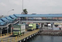 ASDP mengerahkan 27 kapal untuk mempercepat penguraian antrean Ketapang-Gilimanuk.