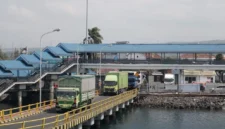 ASDP mengerahkan 27 kapal untuk mempercepat penguraian antrean Ketapang-Gilimanuk.