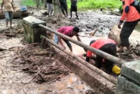 Ilustrasi, banjir bandang menerjang. (Posnews/Ist)