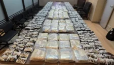 Bareskrim Polri menyita 47,5 kilogram sabu dan puluhan ribu ekstasi dari kapal kayu di Pulau Halang, Rokan Hilir, Riau. (Posnews/Bareskrim)