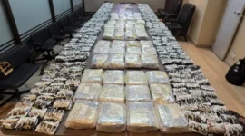 Bareskrim Polri menyita 47,5 kilogram sabu dan puluhan ribu ekstasi dari kapal kayu di Pulau Halang, Rokan Hilir, Riau. (Posnews/Bareskrim)