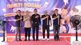Bea Cukai dan Polres Pelabuhan Tanjung Priok memberikan layanan pemeriksaan gigi gratis kepada anak keluarga TKBM. (Posnews/MR)
