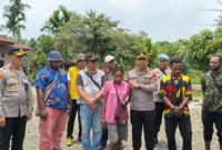 Demerina Uwamang korban penculikan KKB Jila kembali bersama keluarga. (Posnews/Ist)