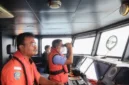 Ilustrasi, Tim SAR mencari korban kapal Virgo Transport 8 di Laut Jawa. (Dok Basarnas)
