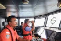 Ilustrasi, Tim SAR mencari korban kapal Virgo Transport 8 di Laut Jawa. (Dok Basarnas)
