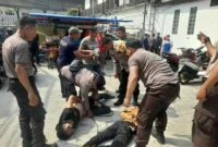 Dua terduga pelaku percobaan curanmor diamankan polisi setelah aksinya gagal di Kelapa Gading Jakarta Utara. (Posnews/Ist)
