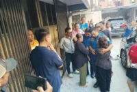 Dua asisten rumah tangga saat diamankan petugas yang sempat melaporkan ke Polisi atas dugaan penyekapan di Penjaringan, Jakarta Utara. (Posnews/MR)