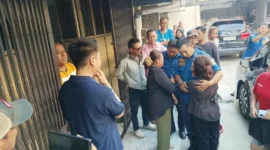 Dua asisten rumah tangga saat diamankan petugas yang sempat melaporkan ke Polisi atas dugaan penyekapan di Penjaringan, Jakarta Utara. (Posnews/MR)