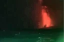 Erupsi Gunung Anak Krakatau memunculkan semburan merah dan suara gemuruh. (Posnews/PVBMG)