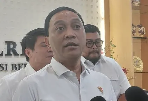 Irjen Eko Hadi Santoso pada saat menyampaikan pengungkapan kasus narkoba kepada wartawan. (Posnews/Ist)