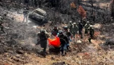 Jenazah Aris Sanda dievakuasi dari kawasan Danau Habema menuju Wamena. (Posnews/Humas Satgas ODC)