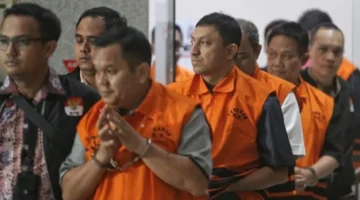 KPK menemukan petunjuk dugaan aliran uang dalam kasus HGB Summarecon. 