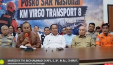KRI Canopus dikerahkan membantu pencarian bawah laut korban KM Virgo Transport 8 di Laut Jawa. (Posnews/Youtube)