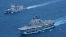 KRI Sriwijaya atau eks ITS Giuseppe Garibaldi berlayar bersama fregat TNI AL saat memasuki perairan Indonesia. (Posnews/TNI-AL)