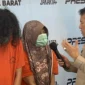 Kapolres Metro Jakarta Barat Kombes Nasriadi memeriksa kasus percobaan pembobolan ATM minimarket di kawasan Cengkareng, Jakarta Barat. (Humas Polres Metro Jakbar)
