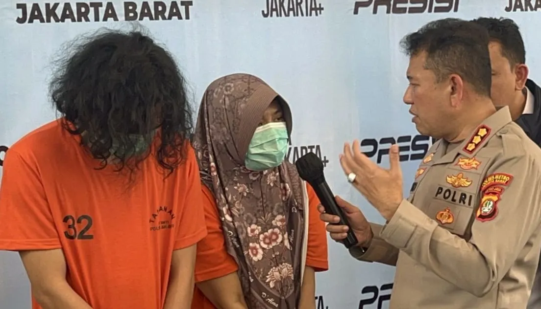 Kapolres Metro Jakarta Barat Kombes Nasriadi memeriksa kasus percobaan pembobolan ATM minimarket di kawasan Cengkareng, Jakarta Barat. (Humas Polres Metro Jakbar)
