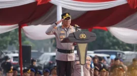 Kapolres Metro Bekasi Andi Oddang memantau pelaksanaan Pilkades Serentak 2026 di Kabupaten Bekasi. (Posnews/Ist)