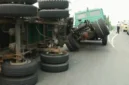 Ilustrasi, kecelakaan truk kontainer terguling di Tol. (Ist)
