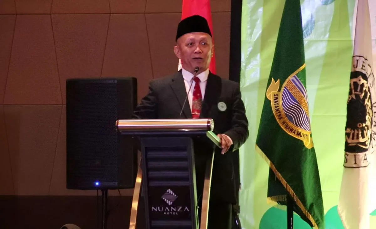 Ketua MUI Kabupaten Bekasi Prof KH Mahmud menyerukan Pilkades damai dan bermartabat. (Posnews/Ist)

